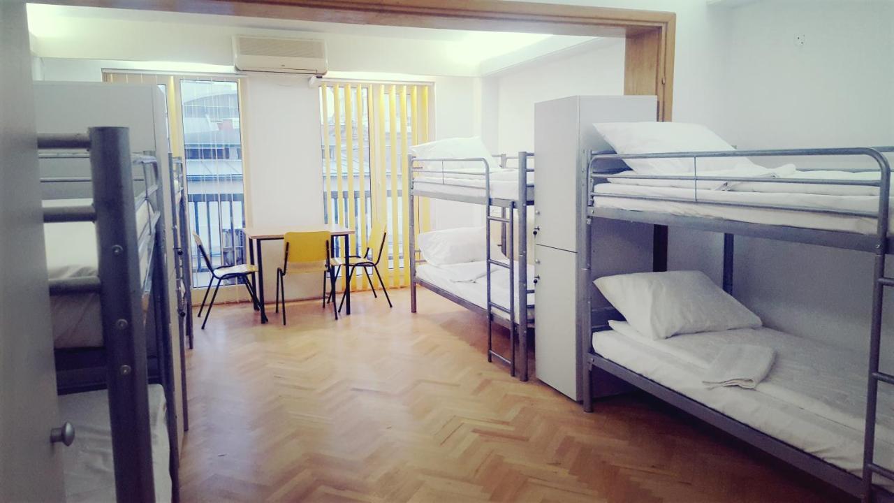 Sleep Inn Hostel Бухарест Экстерьер фото