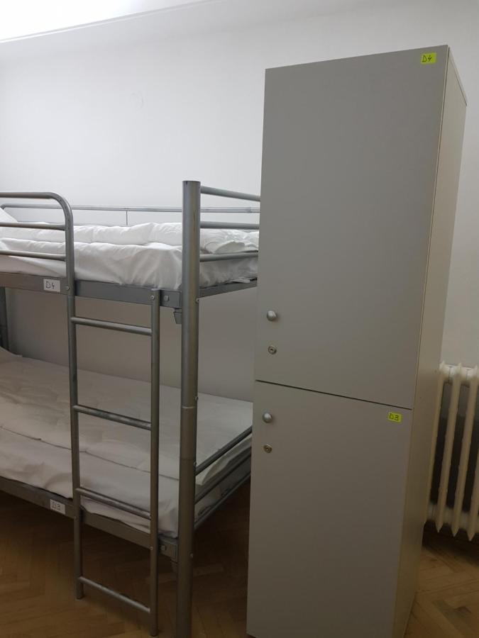 Sleep Inn Hostel Бухарест Экстерьер фото