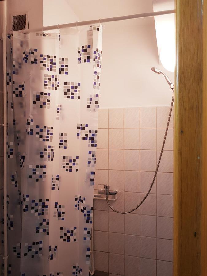 Sleep Inn Hostel Бухарест Экстерьер фото