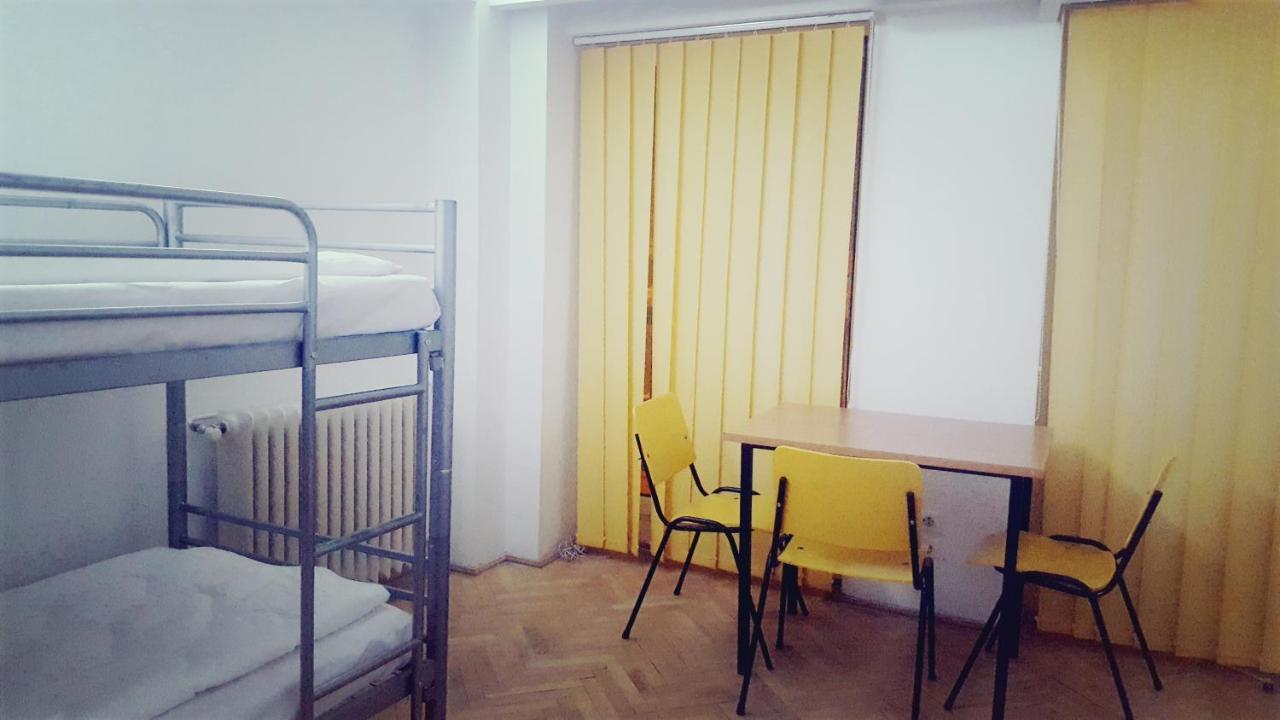 Sleep Inn Hostel Бухарест Экстерьер фото