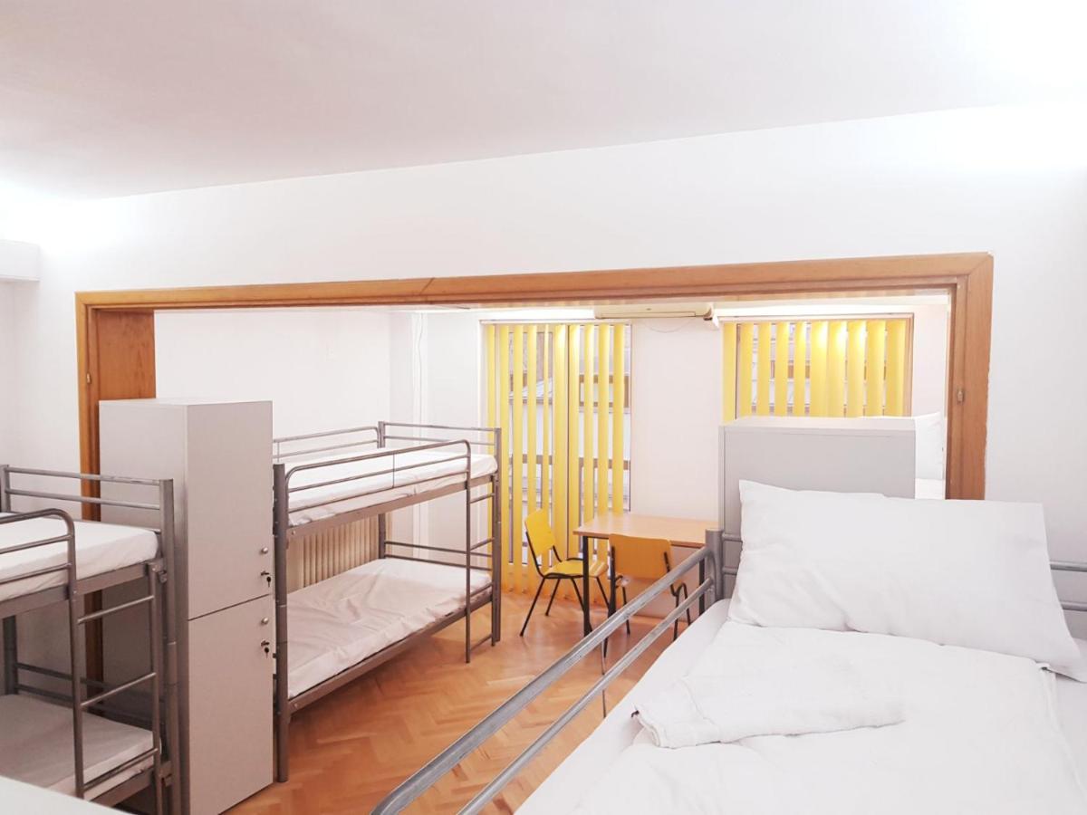 Sleep Inn Hostel Бухарест Экстерьер фото
