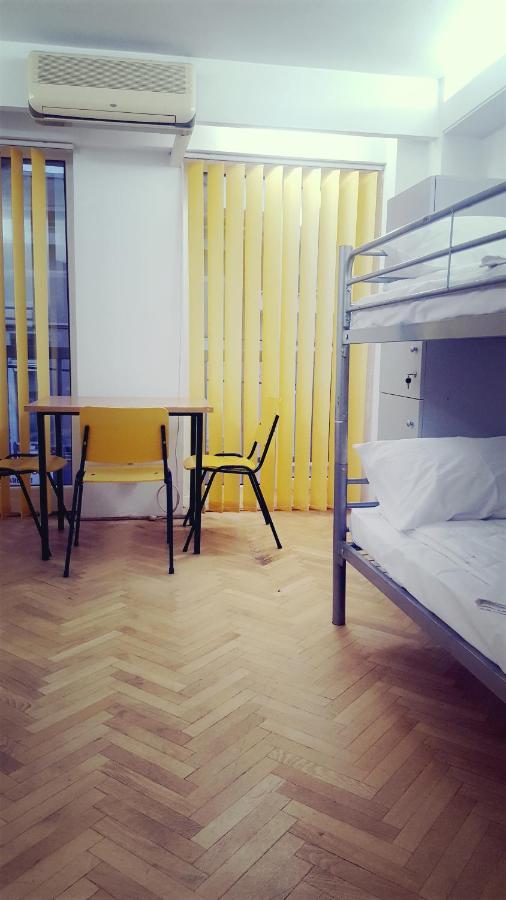 Sleep Inn Hostel Бухарест Экстерьер фото