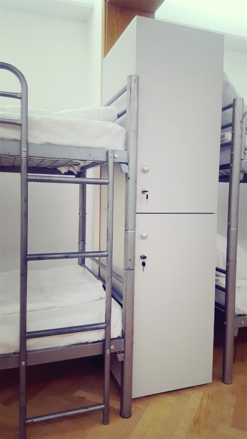 Sleep Inn Hostel Бухарест Экстерьер фото