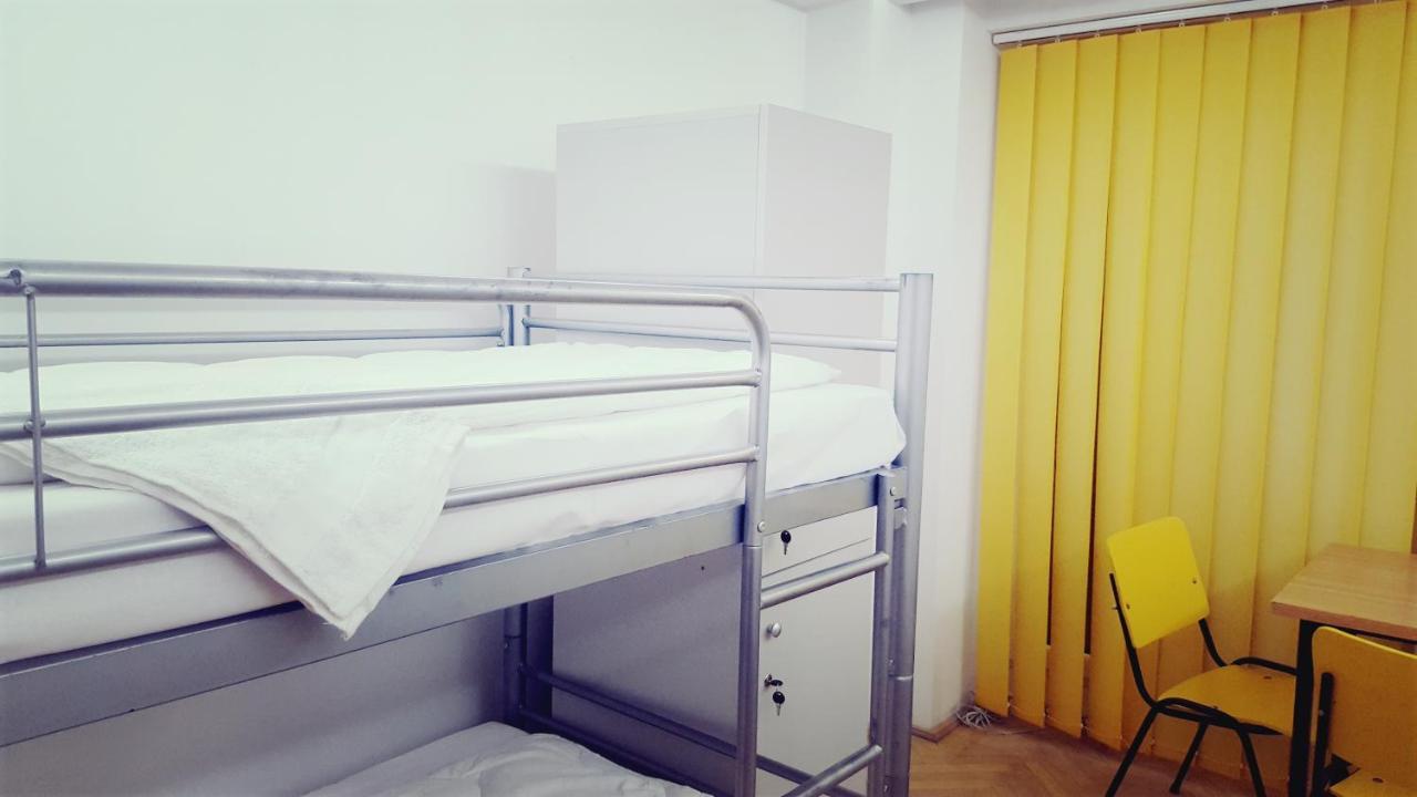 Sleep Inn Hostel Бухарест Экстерьер фото