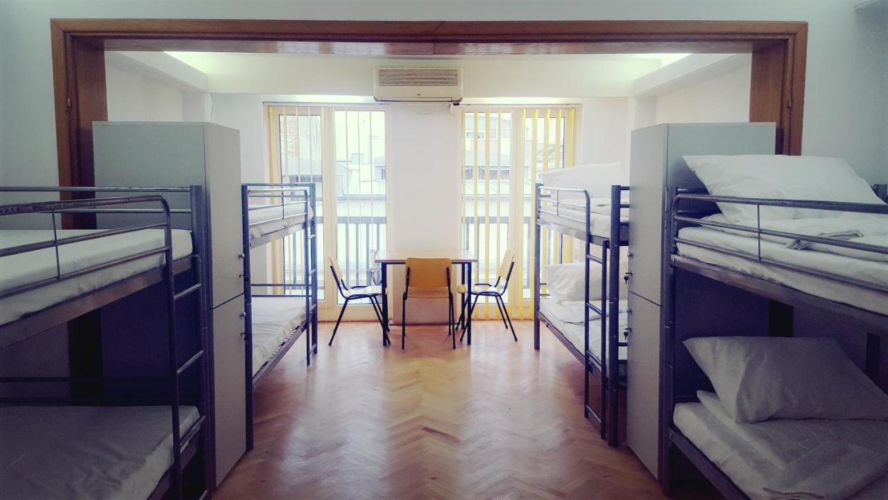 Sleep Inn Hostel Бухарест Экстерьер фото