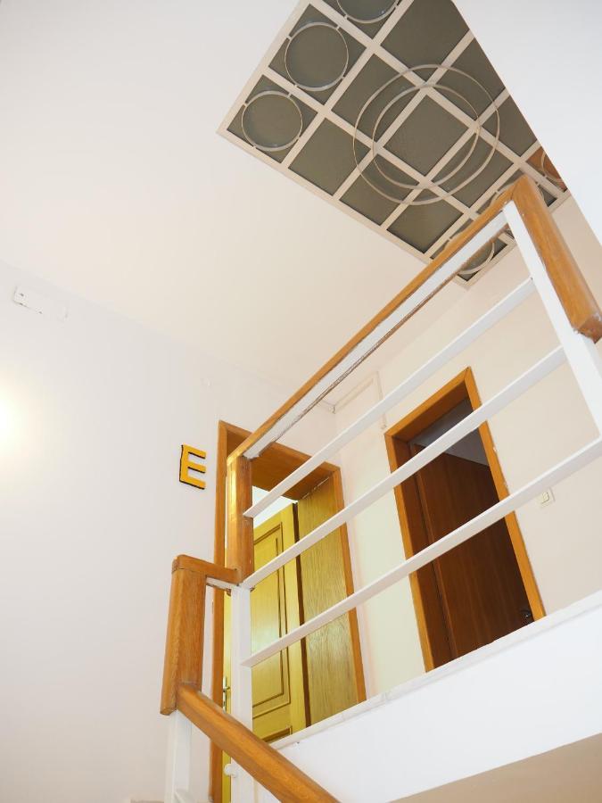 Sleep Inn Hostel Бухарест Экстерьер фото