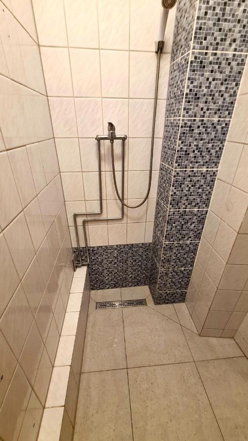 Sleep Inn Hostel Бухарест Экстерьер фото