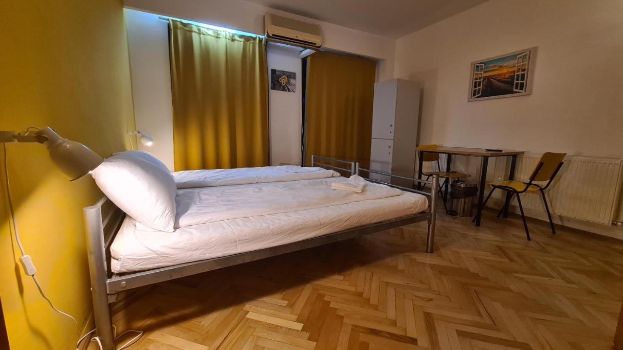Sleep Inn Hostel Бухарест Экстерьер фото